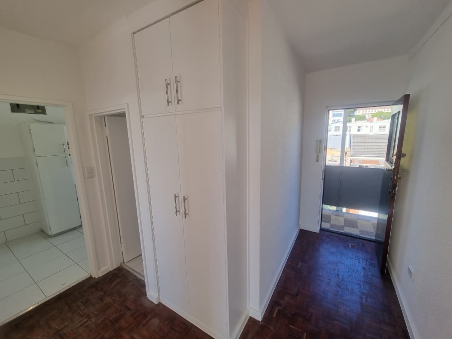 To Let 1 Bedroom Property for Rent in Sea Point Western Cape